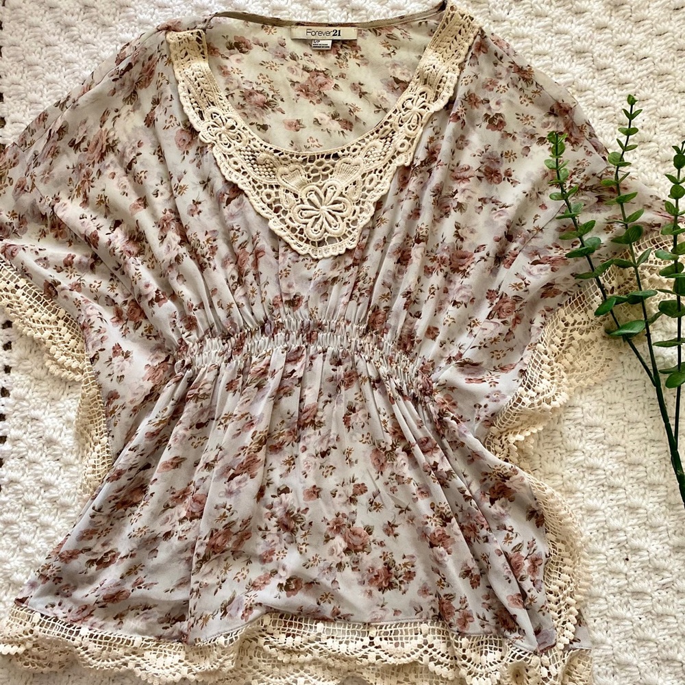 Forever 21 flowy floral blouse with lace trim